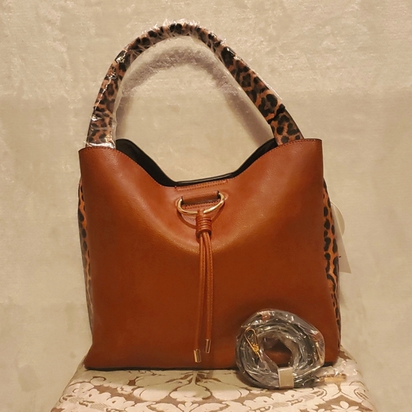 Fashion Handbag 2 in 1 Large and Spacious ~ NWT - Picture 3 of 16